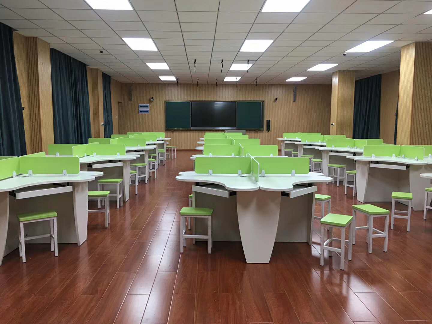 大型会议室防火环保吸音板 - 广州绘声建筑材料有限公司